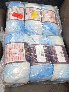Baby Soft Ombre Yarn Skeins - Blue & White